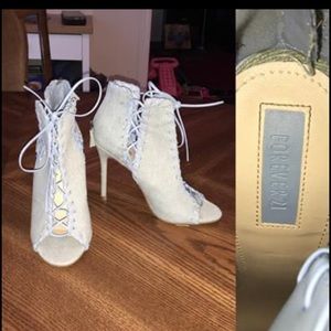 Forever 21 size 7 US/CAN  denim Lace up heels